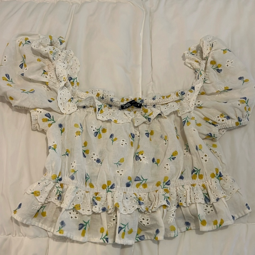 Adorable Zara top with eyelet detail, ruffles, and purple and yellow flowers